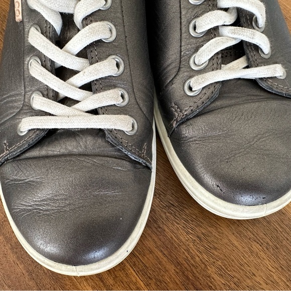 Ecco sneakers size 7 - Picture 4 of 7